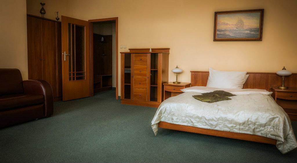 Alabastro Bed & Breakfast Tomaszów Mazowiecki Exterior foto